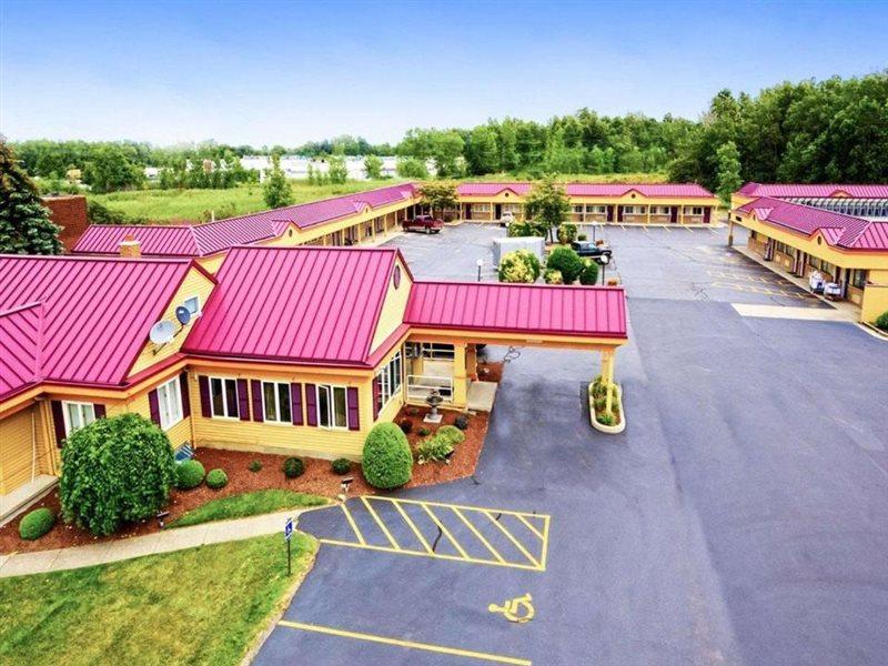 Amherst Inn & Suites 外观 照片