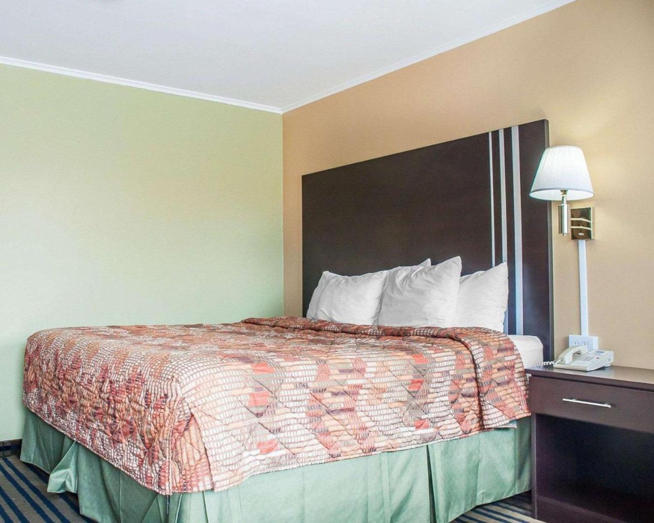 Amherst Inn & Suites 外观 照片
