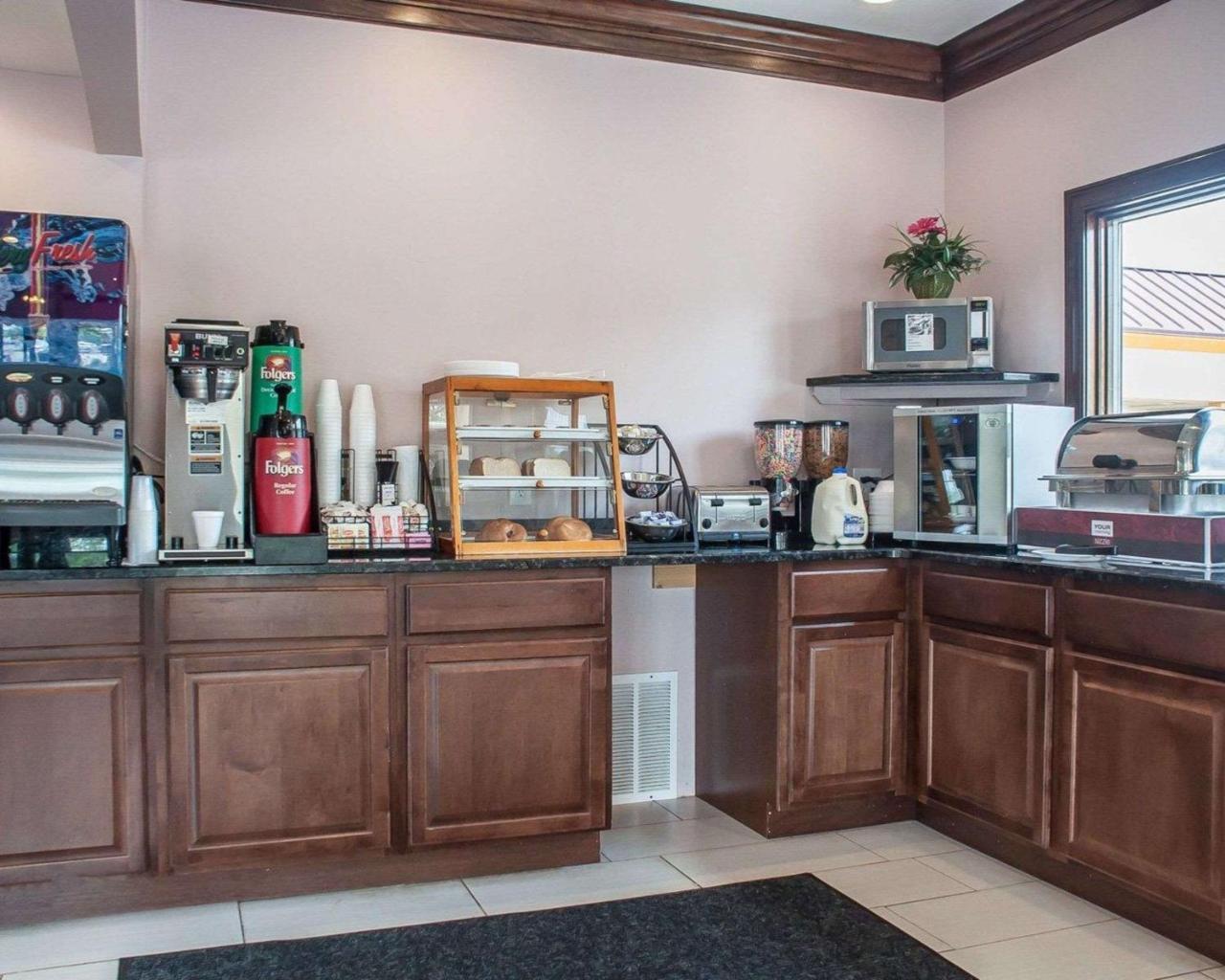 Amherst Inn & Suites 外观 照片
