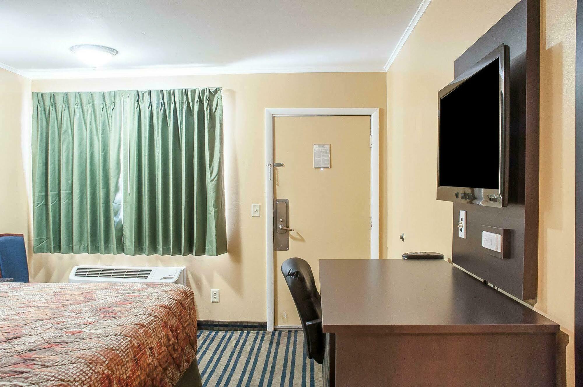 Amherst Inn & Suites 外观 照片