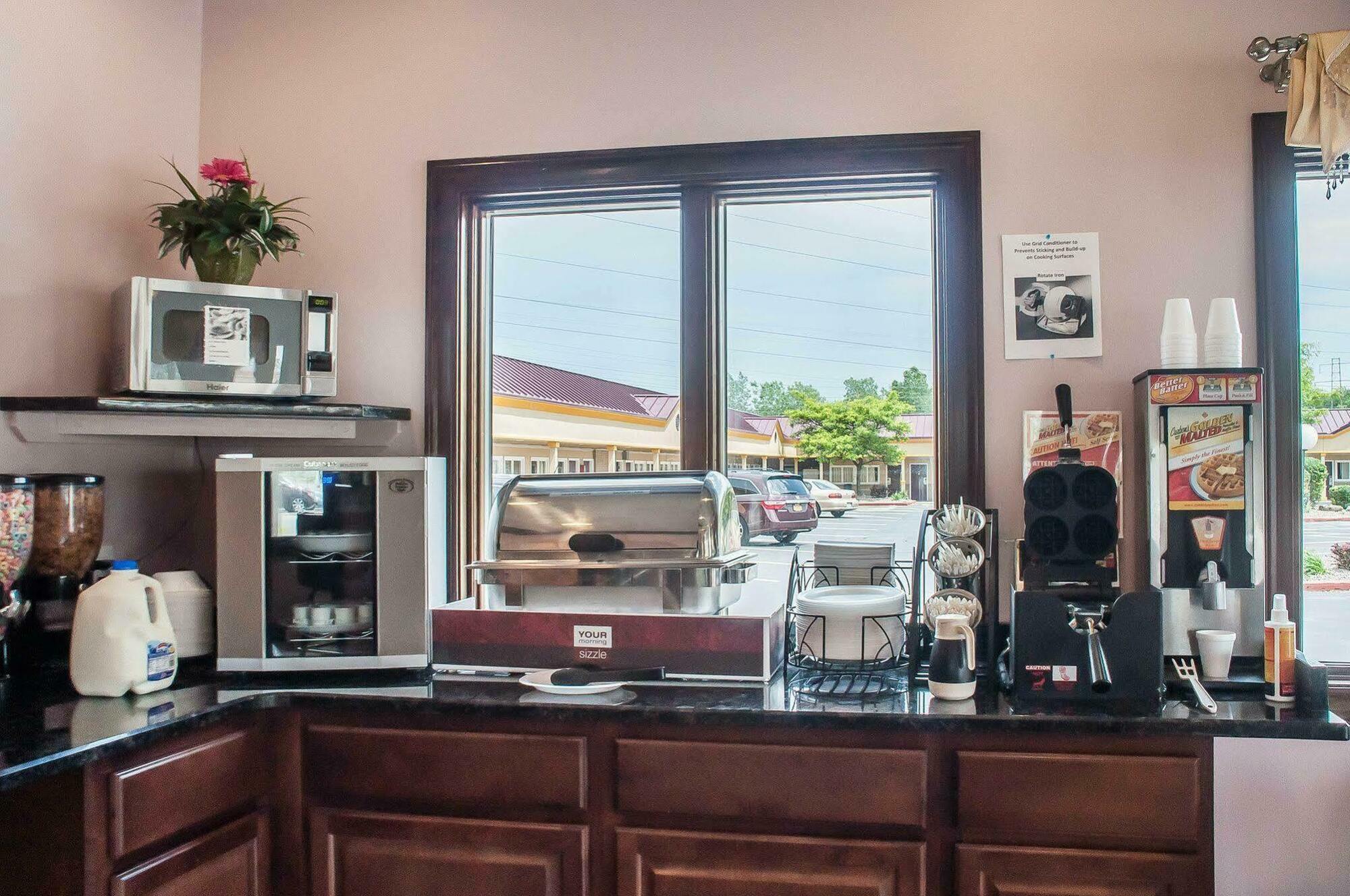 Amherst Inn & Suites 外观 照片