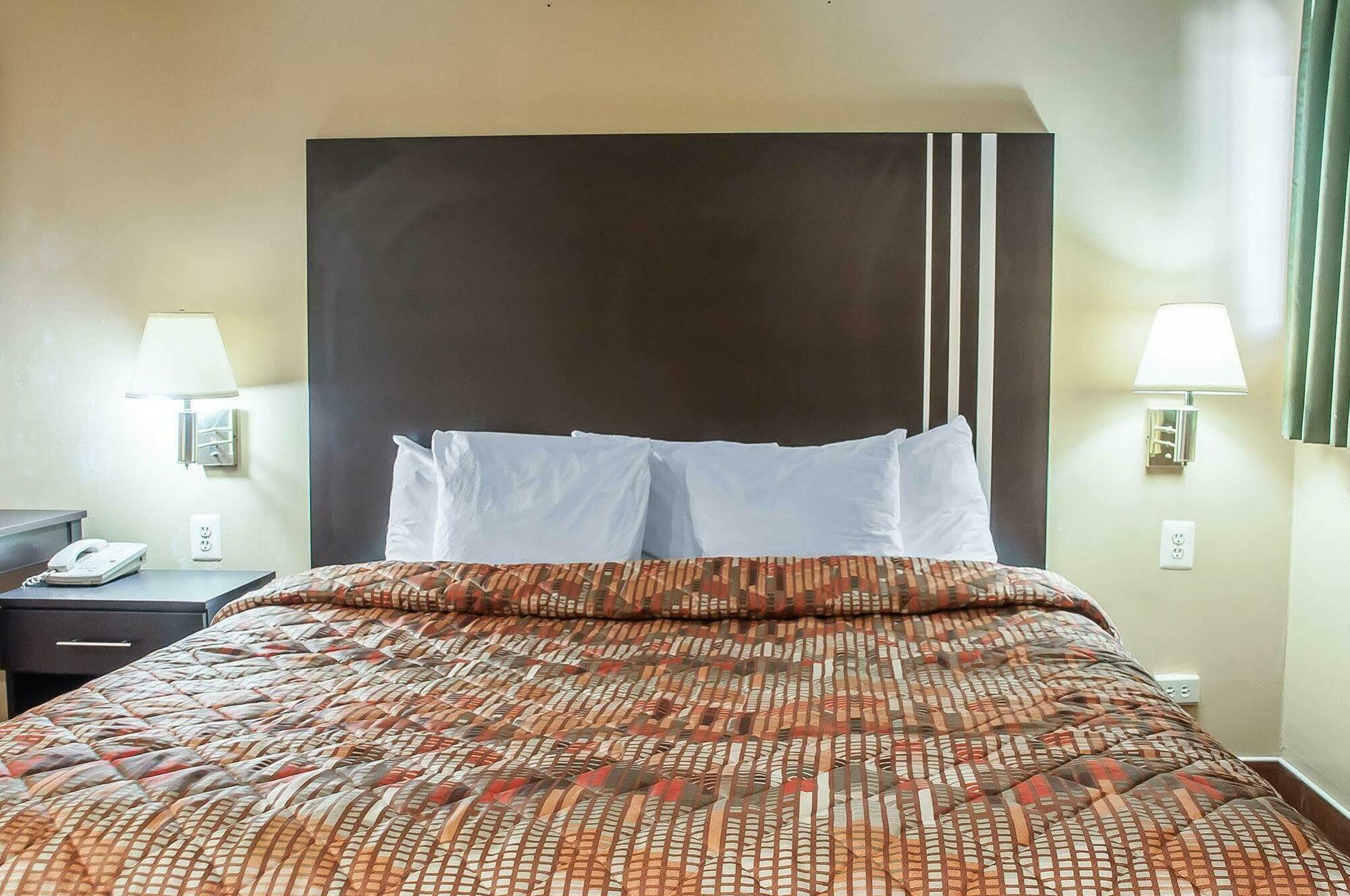 Amherst Inn & Suites 外观 照片
