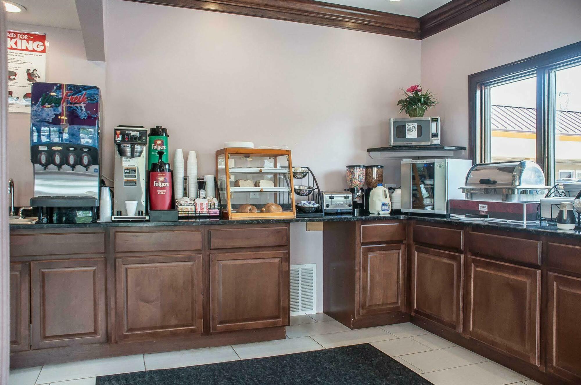 Amherst Inn & Suites 外观 照片